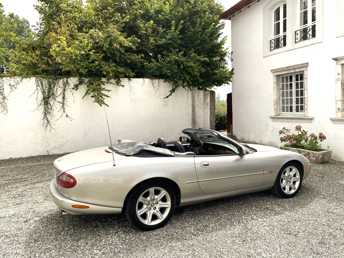 Jaguar XK8 4.0i V8 32v Grijs - 2