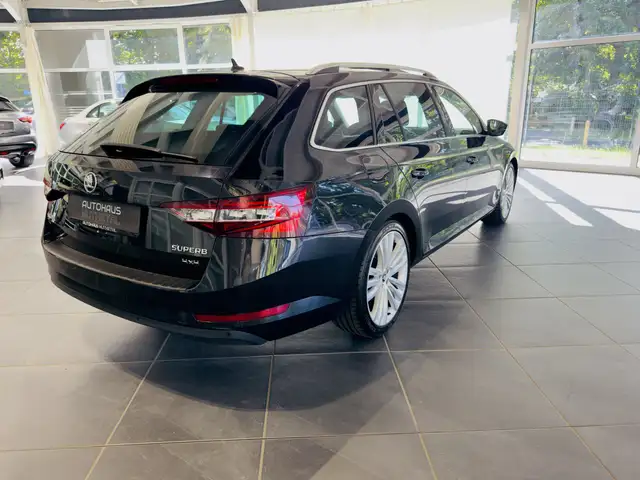 Skoda Superb view 6