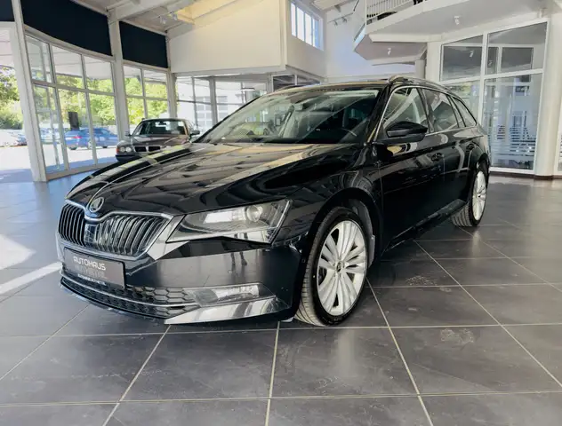 Skoda Superb view 3