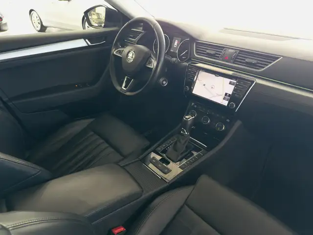 Skoda Superb view 10