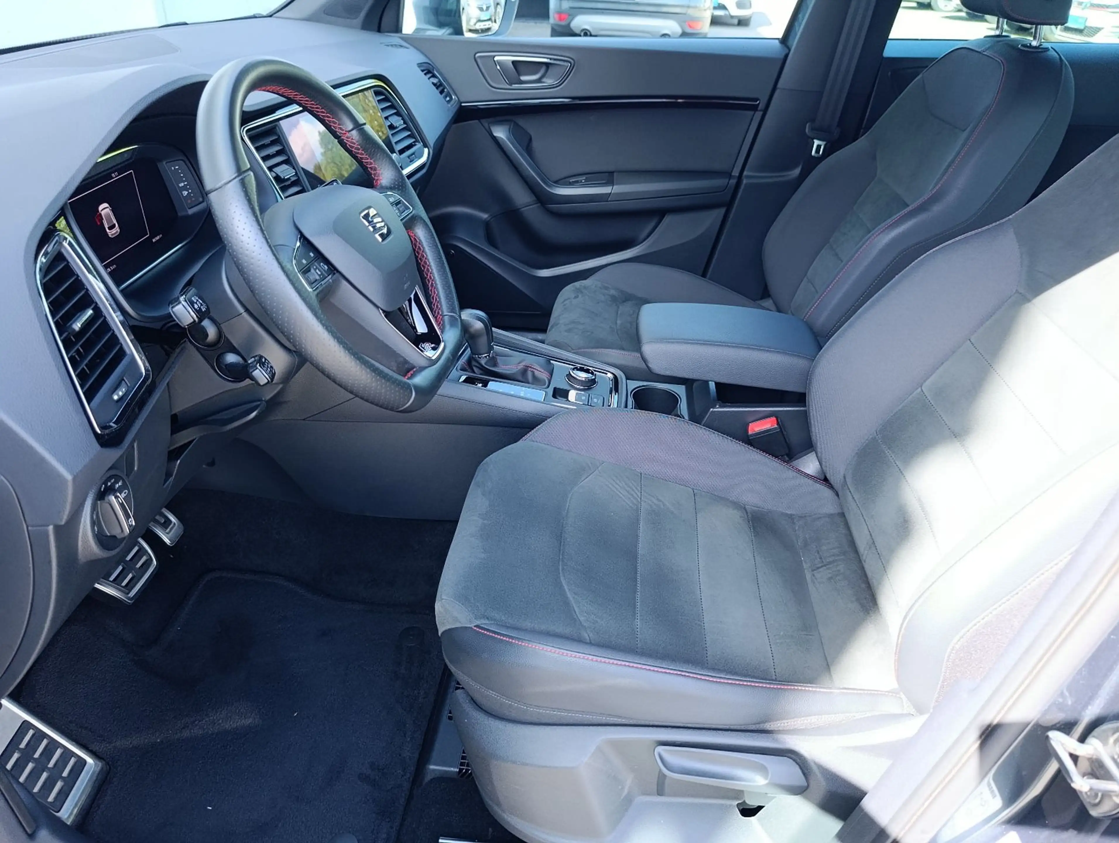 SEAT Ateca FR 4Drive Pano RFK 360°Alcantara Sound ACC — photo 13