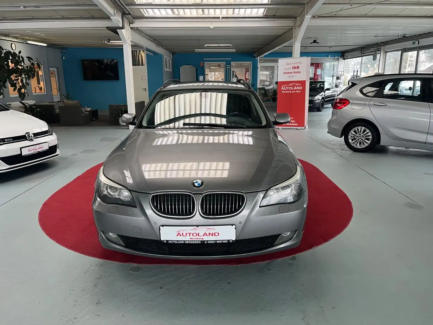 BMW 525 d TOURING HEAD-UP NAVI TEMP SHZ PDC PANO Серый - 2