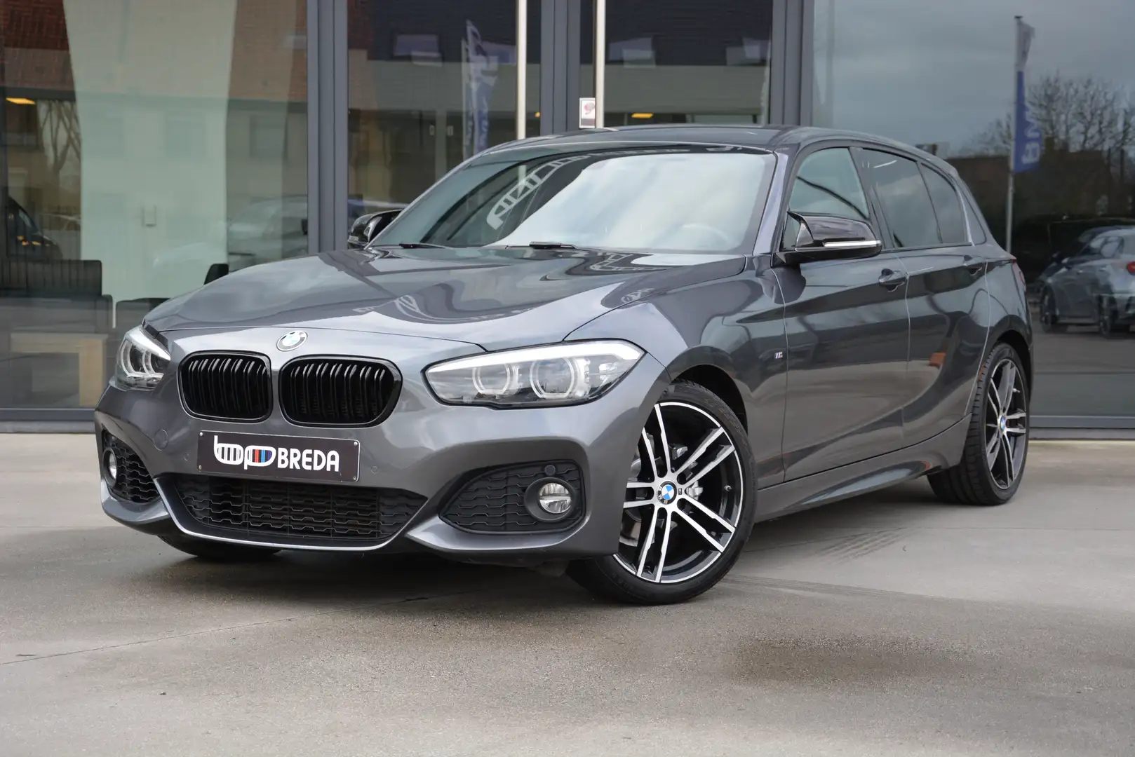 BMW 118 iA M-Sport/PDC/LED/Navi/Get Ruit/Alu 18" - 2