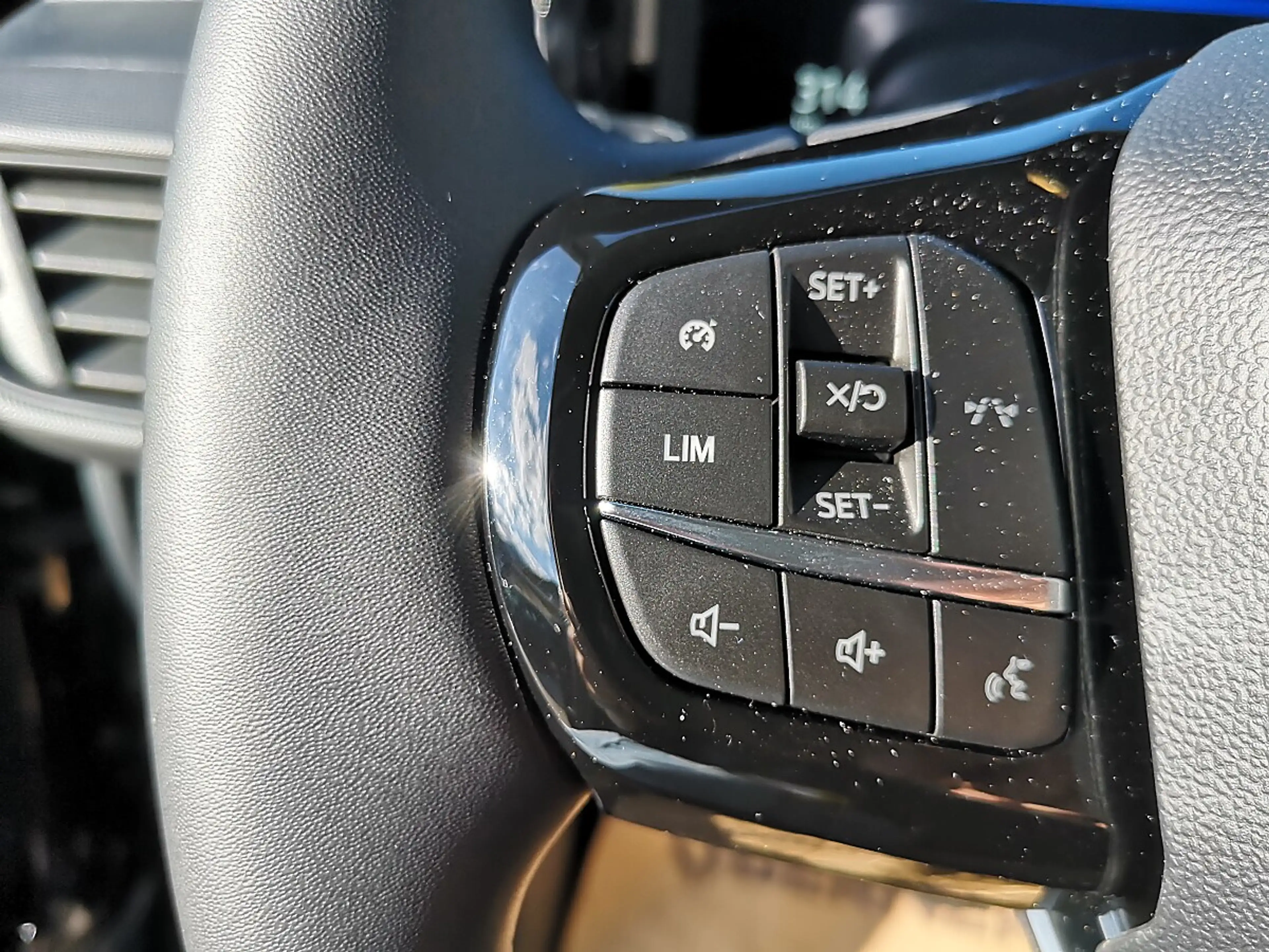 Ford Tourneo Courier E-Tourneo Courier Trend — photo 13