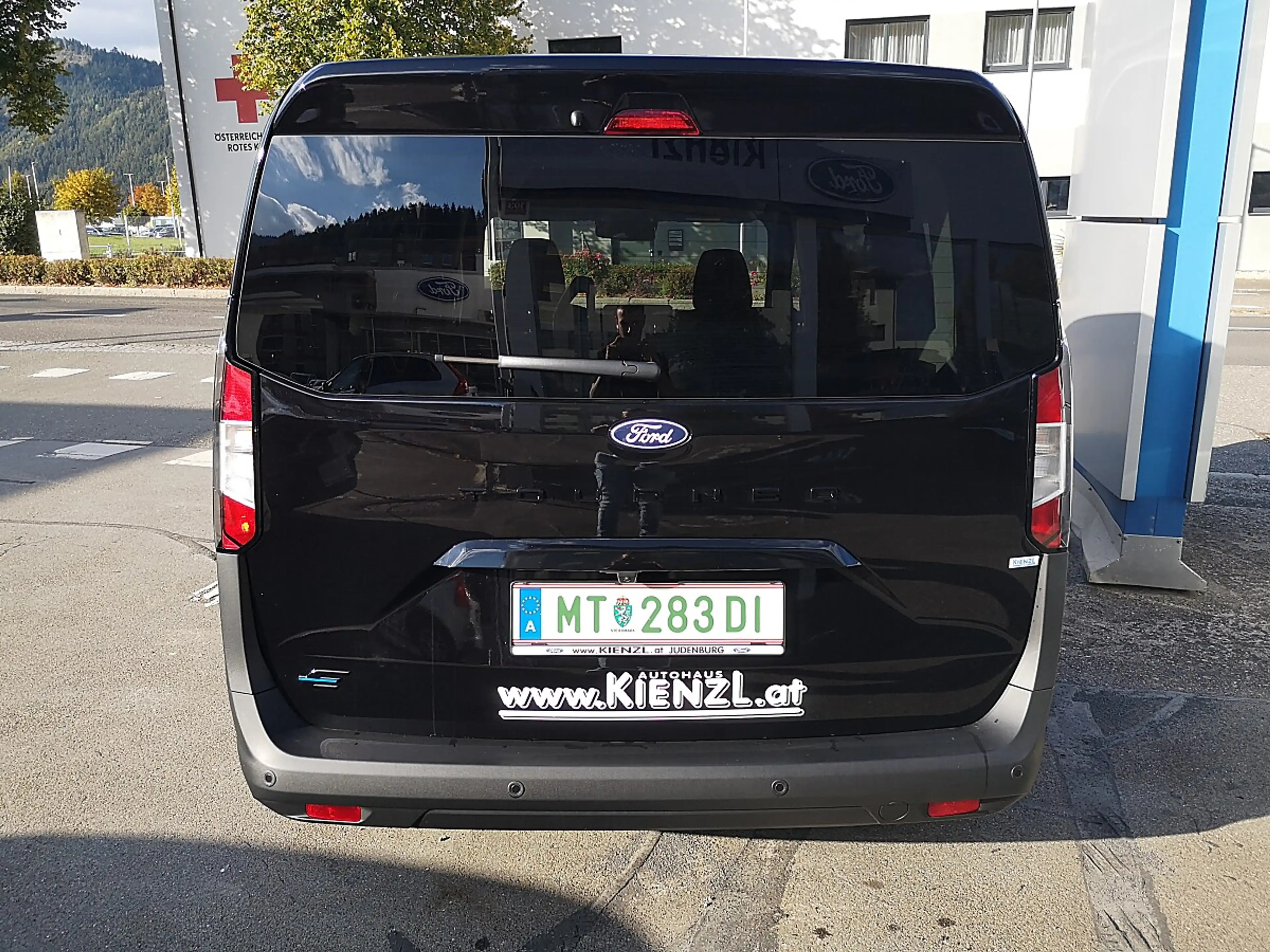Ford Tourneo Courier E-Tourneo Courier Trend — photo 4