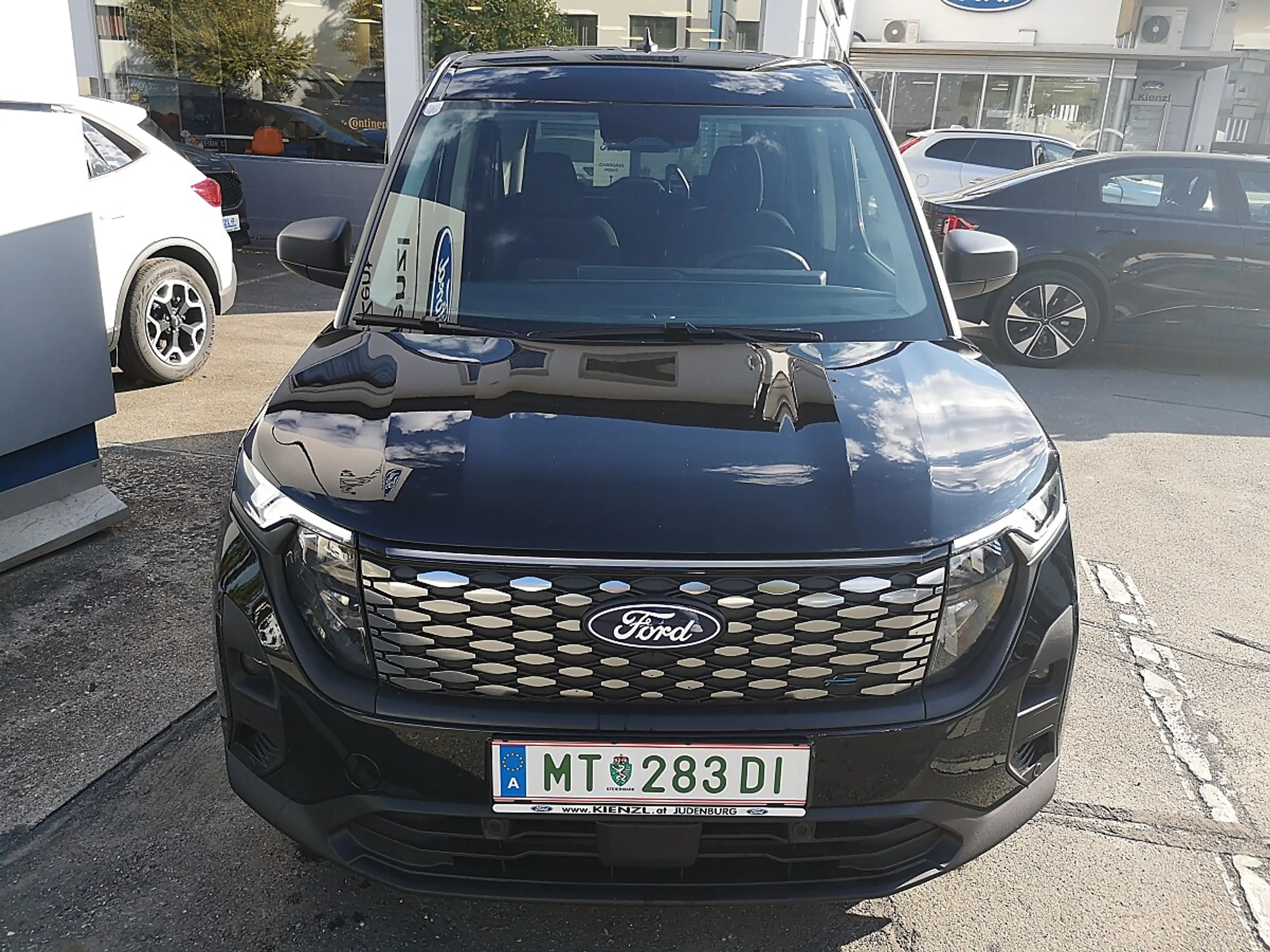 Ford Tourneo Courier E-Tourneo Courier Trend — photo 3