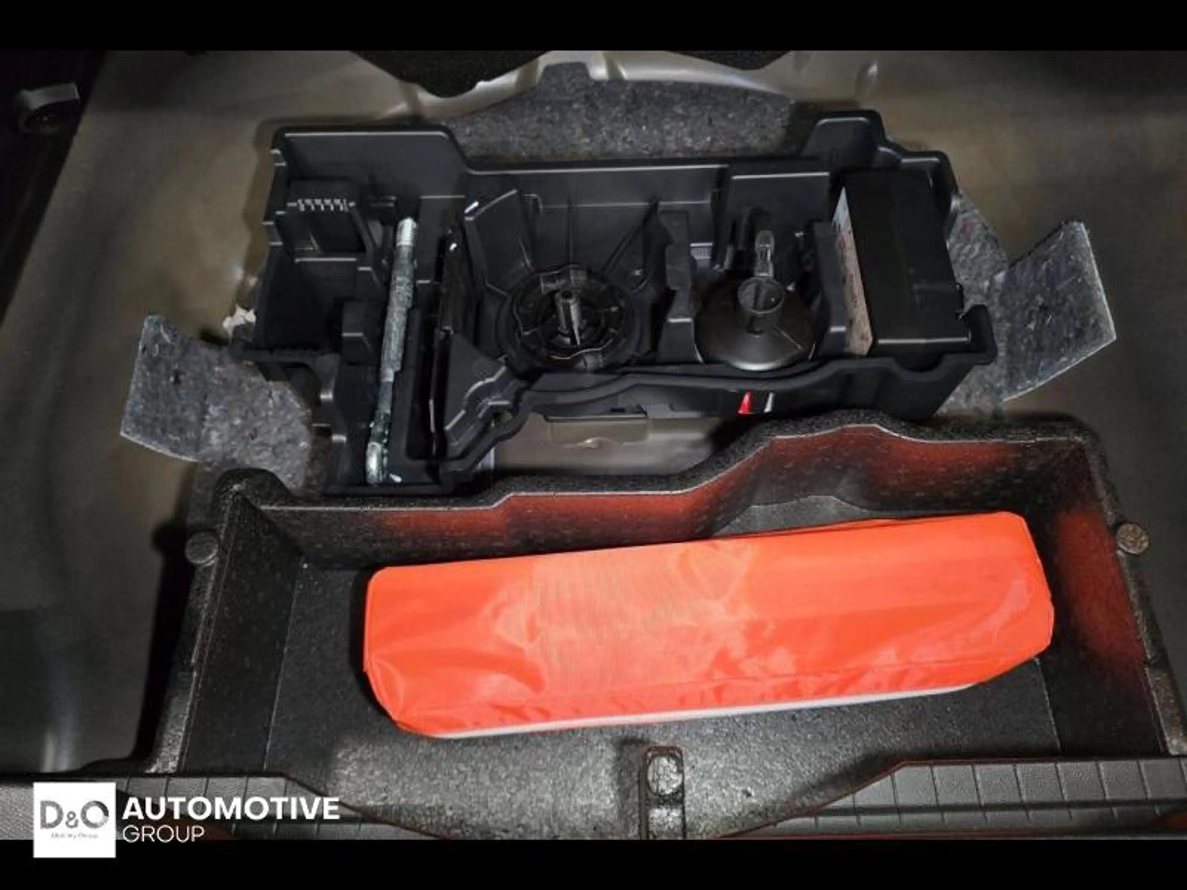 Peugeot 2008 allure camera gps — photo 19