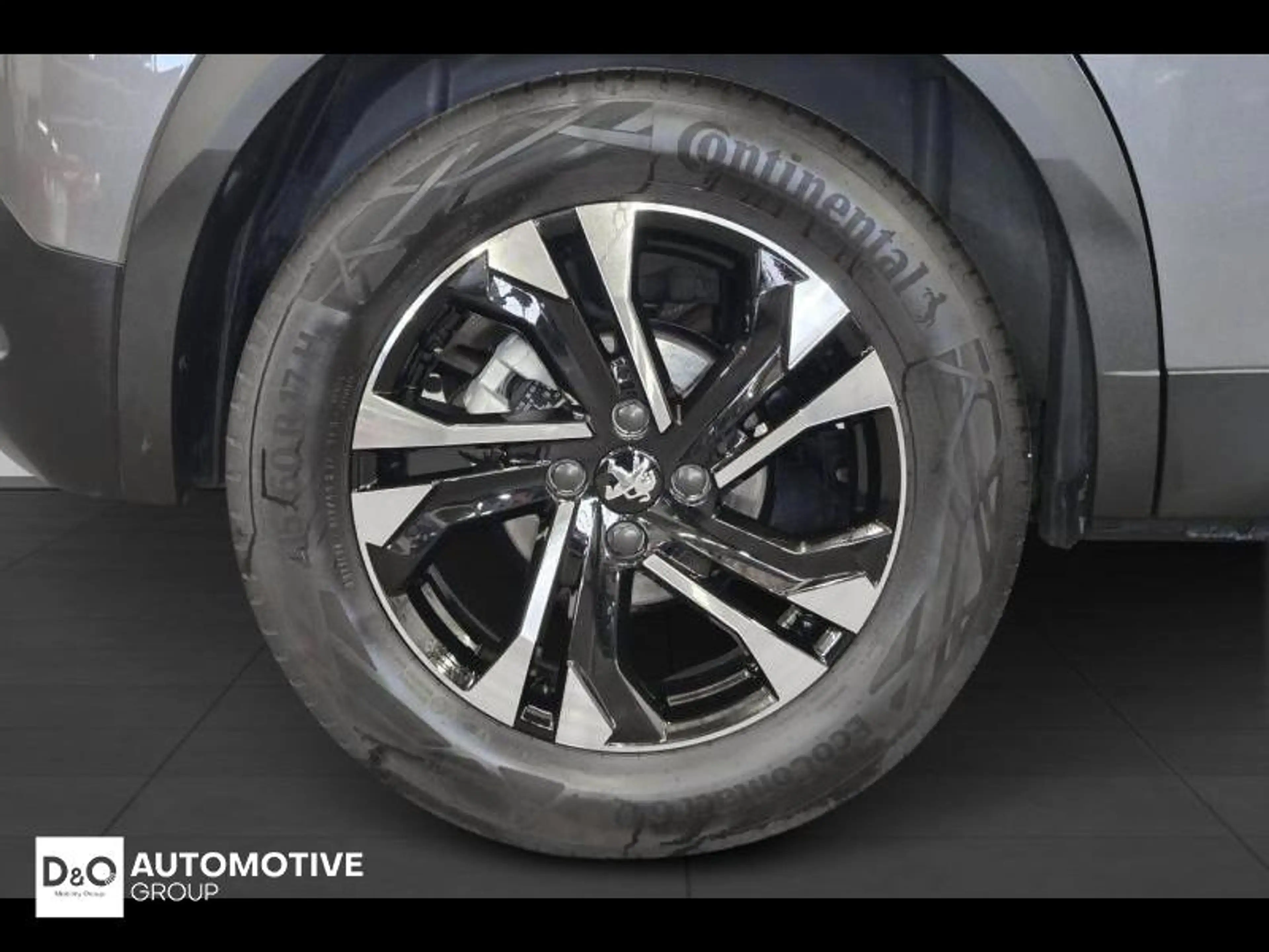 Peugeot 2008 allure camera gps — photo 17