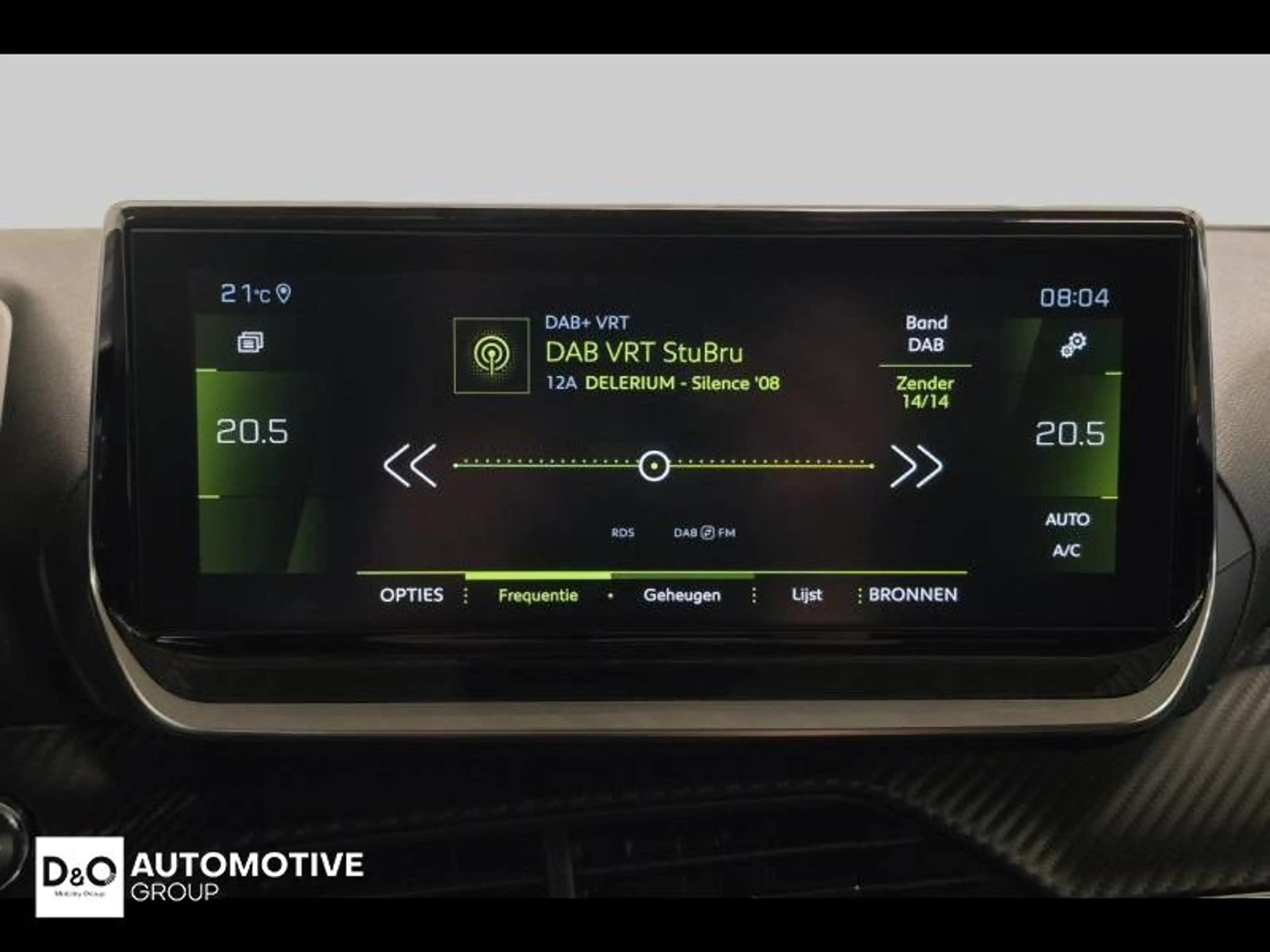Peugeot 2008 allure camera gps — photo 14
