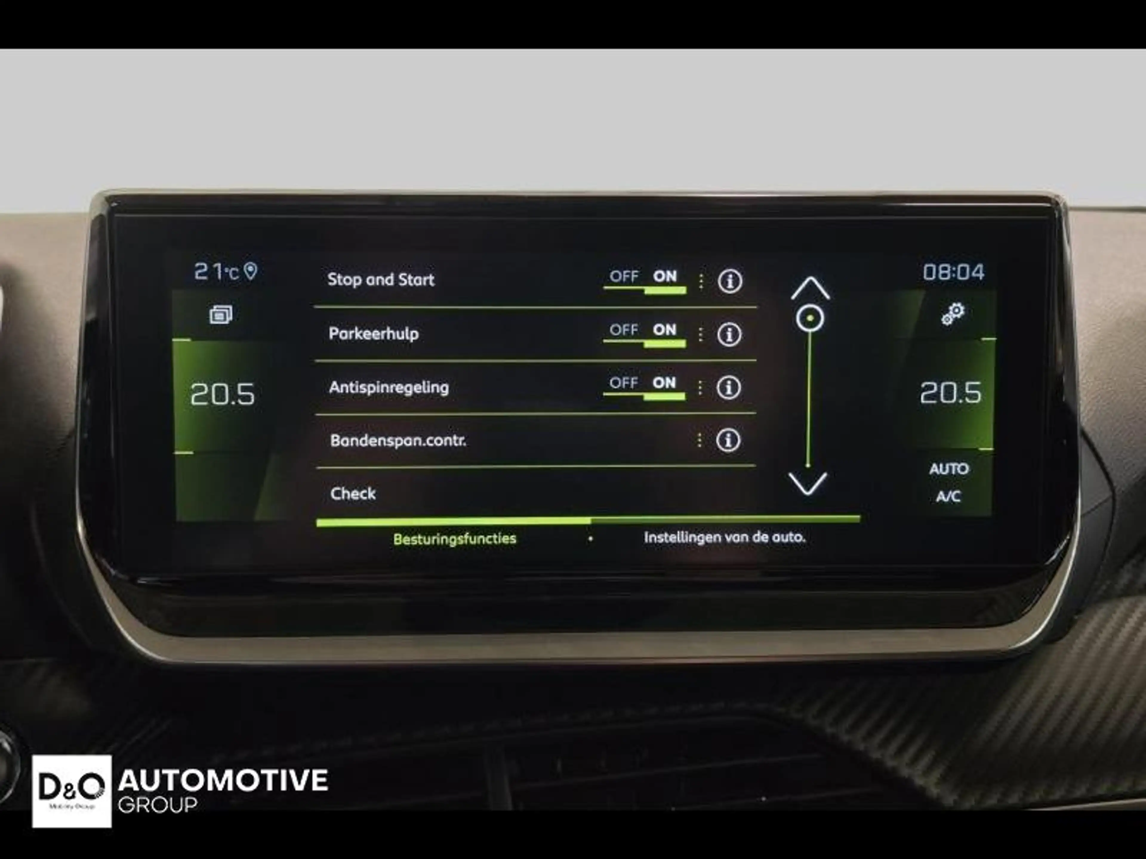 Peugeot 2008 allure camera gps — photo 16