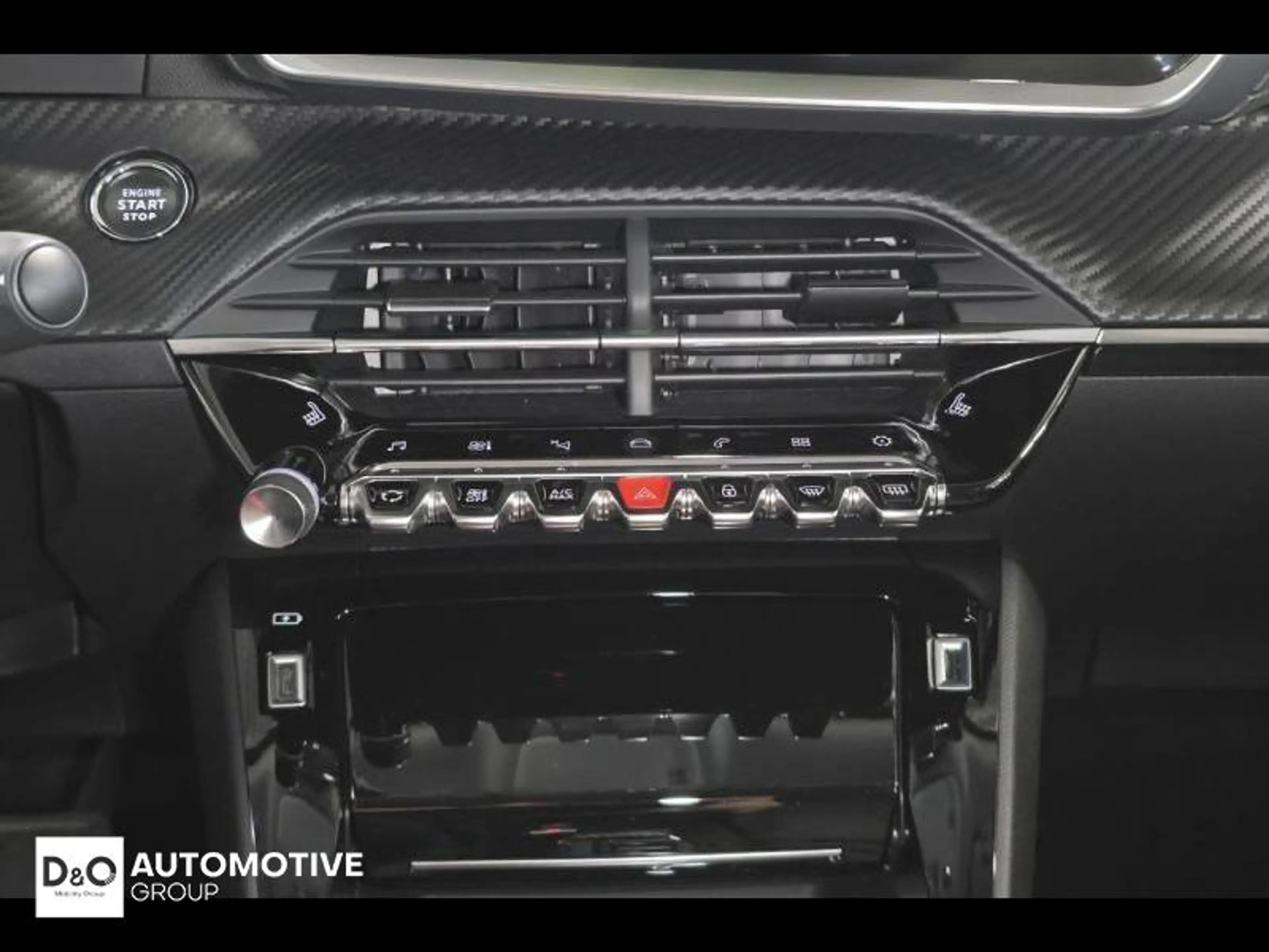 Peugeot 2008 allure camera gps — photo 24