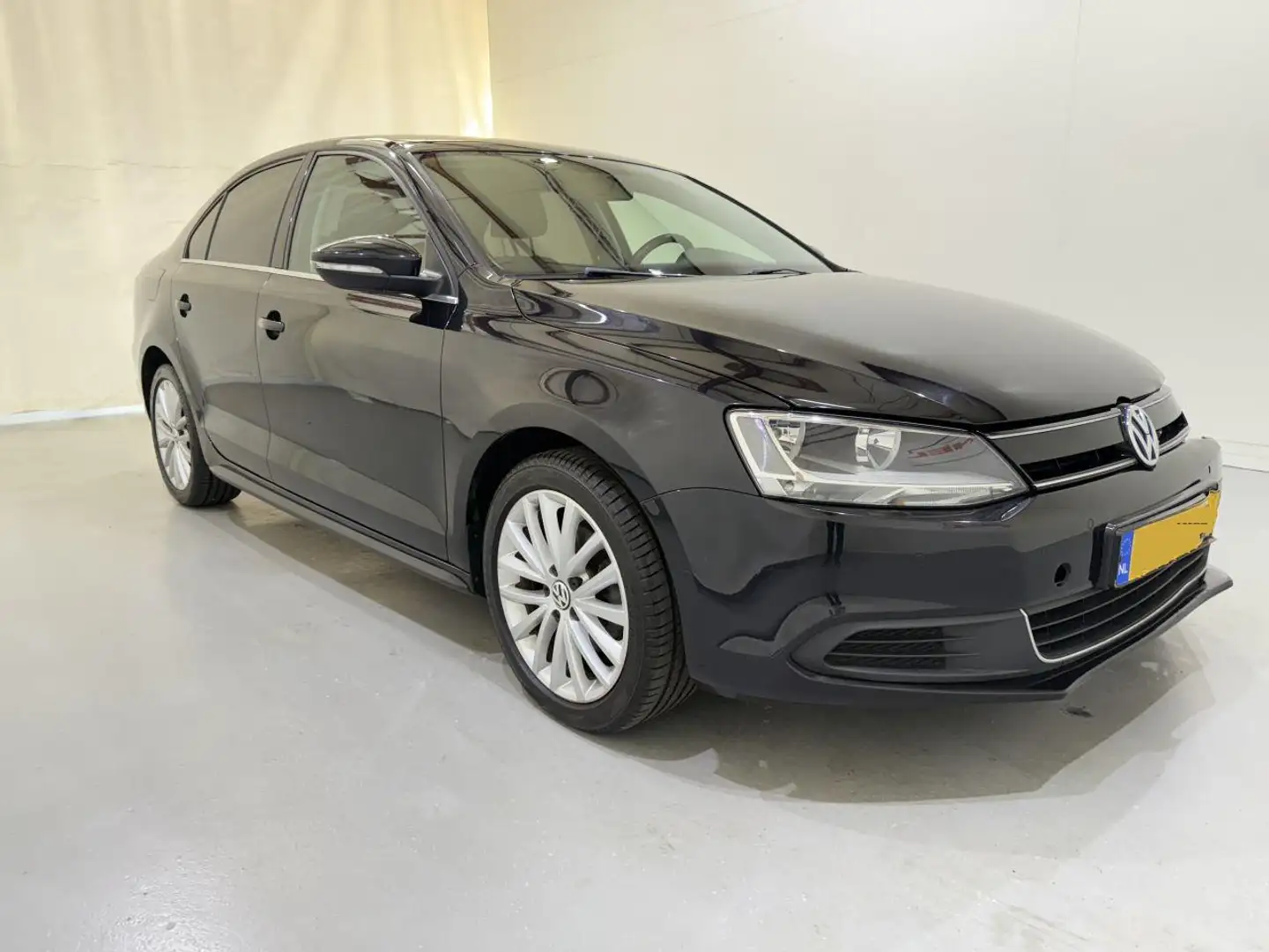 Volkswagen Jetta 1.4 TSI Hybrid Comfort Aut7 Nero - 1