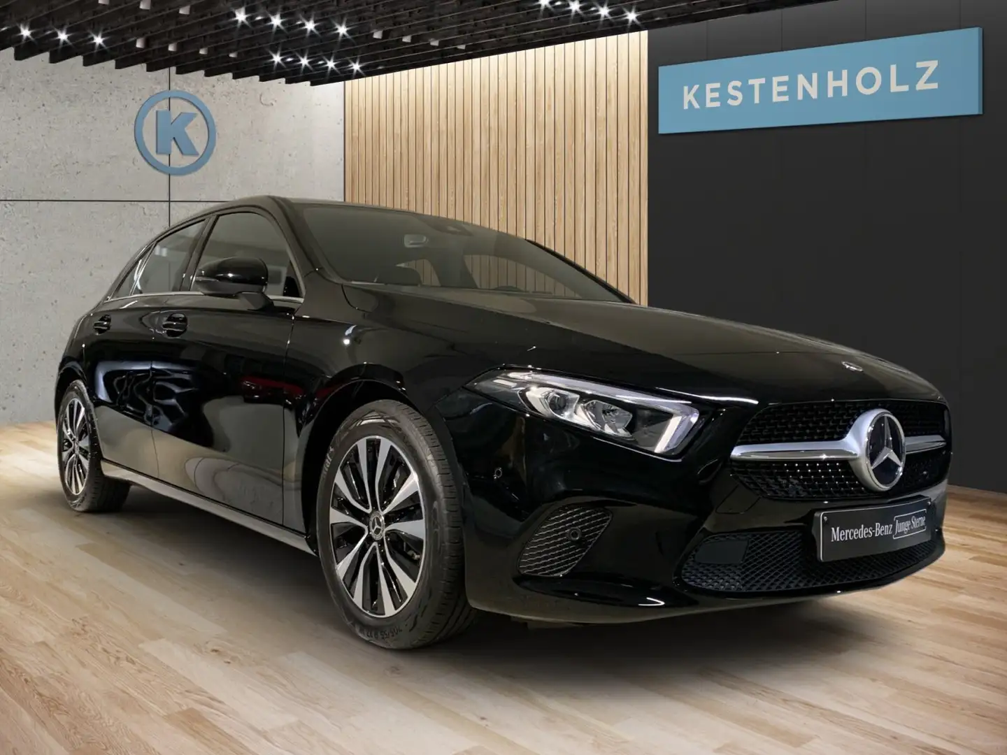 Mercedes-Benz A 220 A 220 d Kompaktlimo *KAMERA*MBUX*SHZ* Style Navi Schwarz - 2