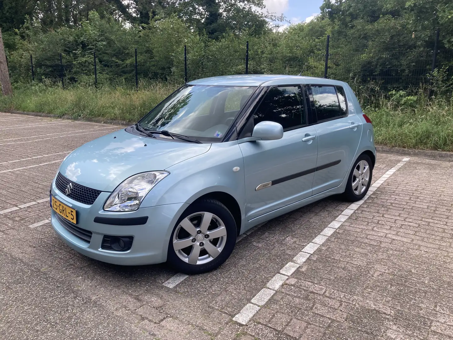 Suzuki Swift 1.3 Shogun Bleu - 1