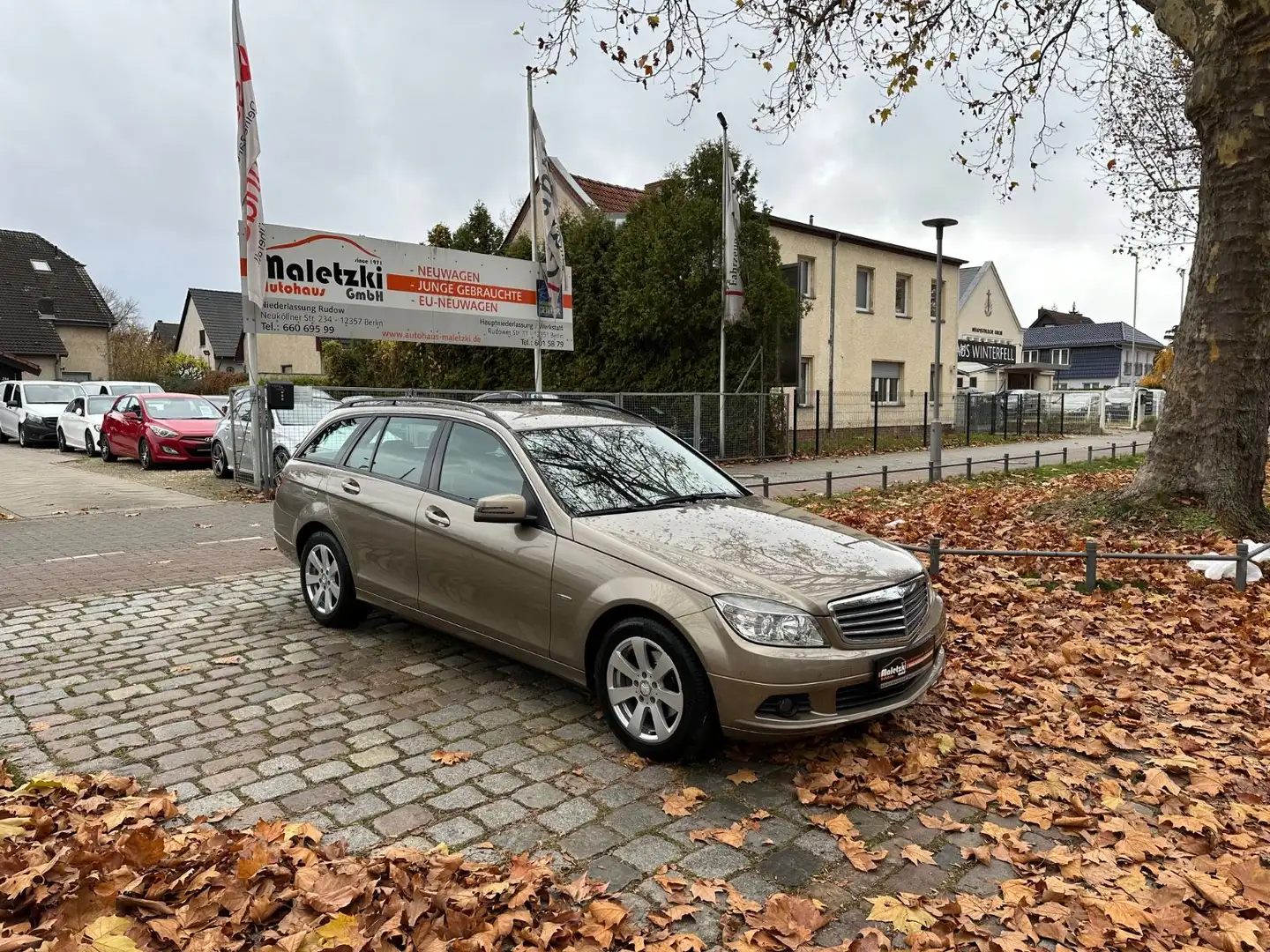 Mercedes-Benz C 180 T CGI BlueEfficiency*PDC*Automatik*SHZ* Béžová - 1