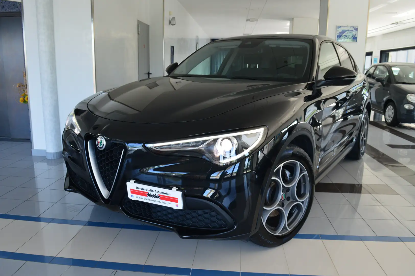 Alfa Romeo Stelvio 2.2 t Sport Tech 160Cv AT8 auto - Italiana Nero - 1