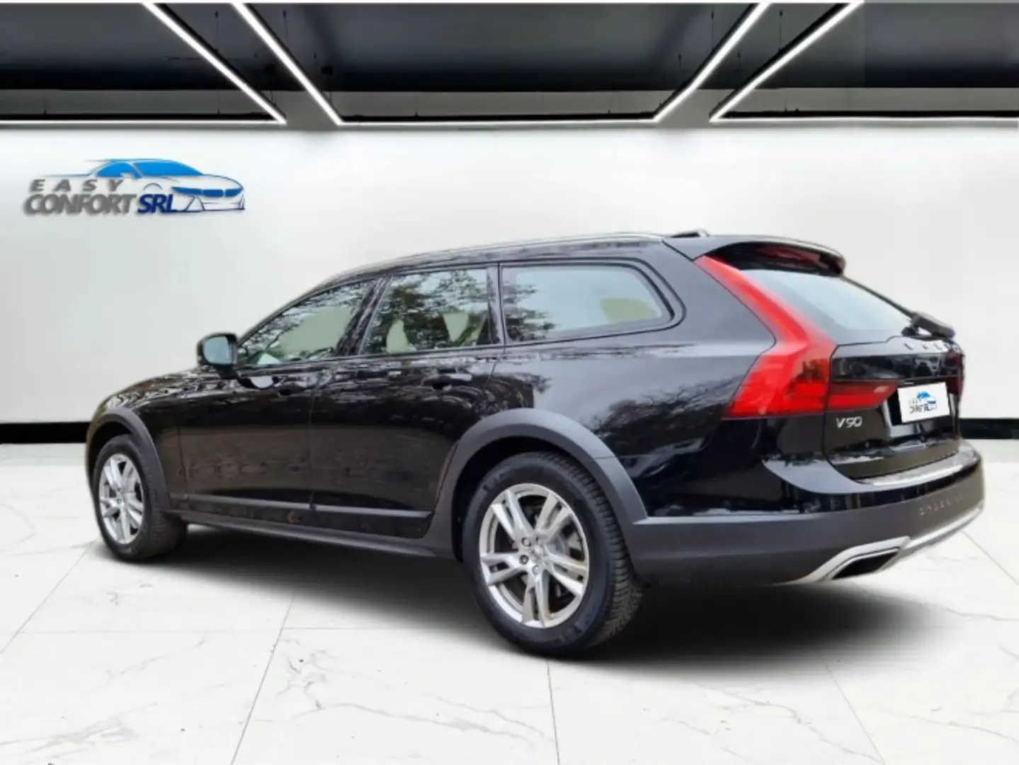 Volvo V90 Cross Country - 2