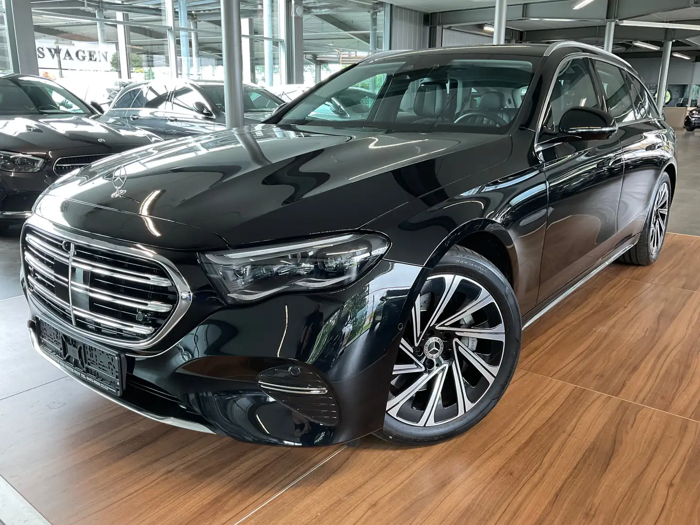 Mercedes-Benz E 300 E 300 de 4Matic Exclusive Premium MBEAM/AIRMATIC Schwarz - 1