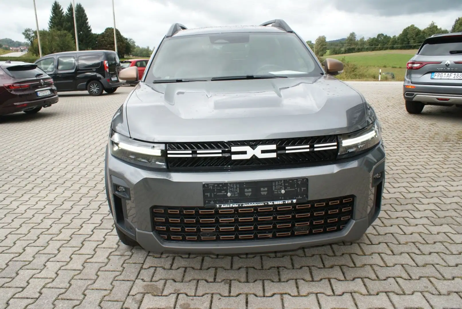 Dacia Bigster TCe 130 Extreme 4x4 Grau - 1