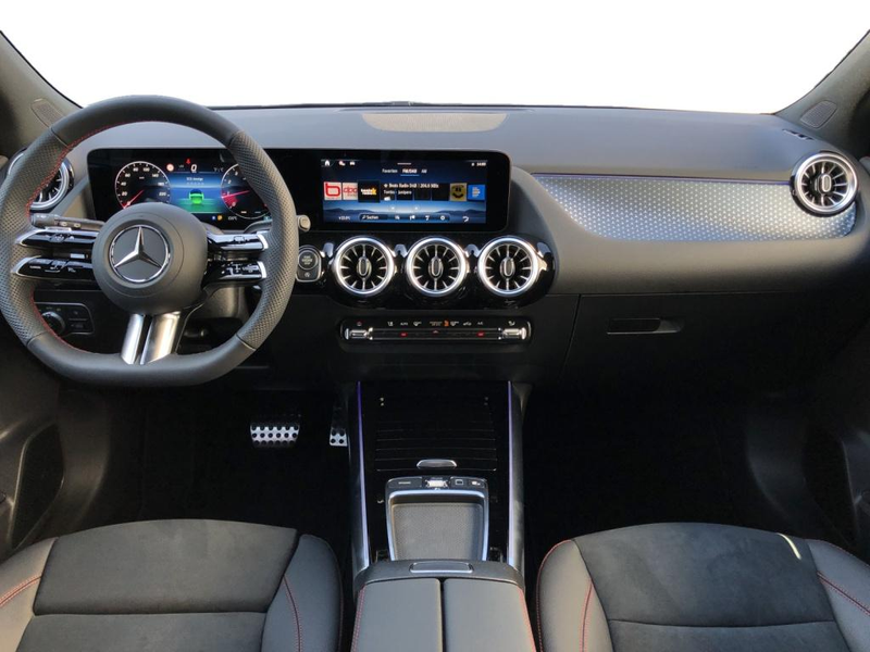 Mercedes-Benz GLA 180 AMG+ILS+MBUX+Night+AHK+Wide+360+Cam+LED — photo 6