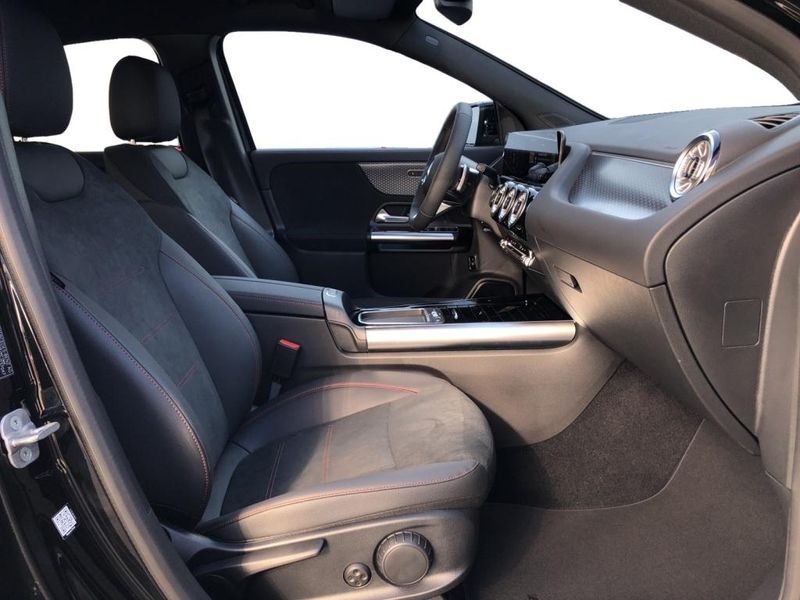 Mercedes-Benz GLA 180 AMG+ILS+MBUX+Night+AHK+Wide+360+Cam+LED — photo 5