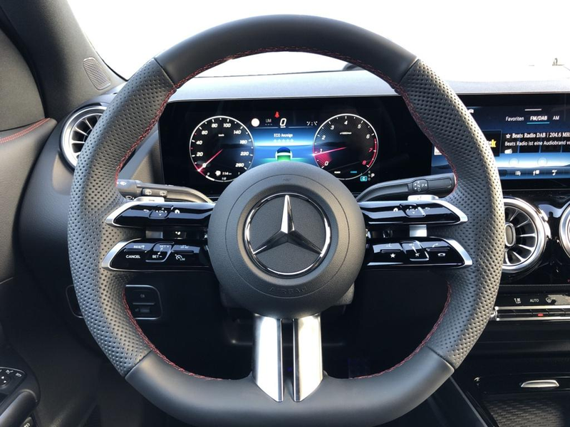 Mercedes-Benz GLA 180 AMG+ILS+MBUX+Night+AHK+Wide+360+Cam+LED — photo 12
