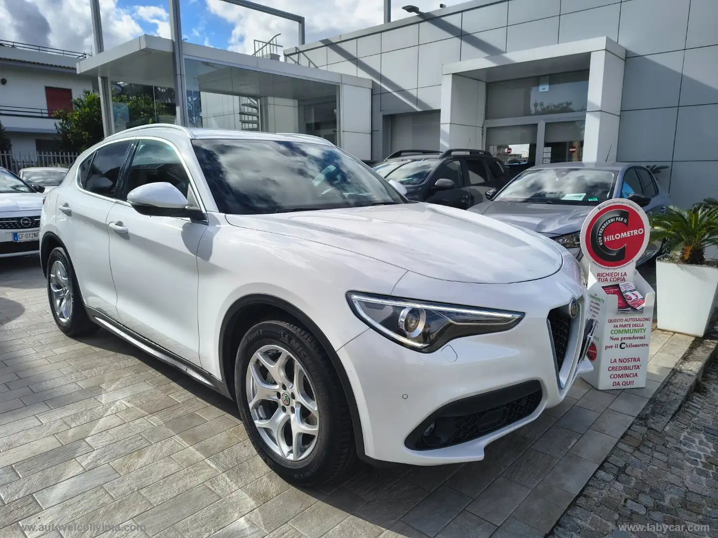Alfa Romeo Stelvio 2.2 T.diesel 160CV AT8 RWD Bus. AUTOCARRO Bianco - 1