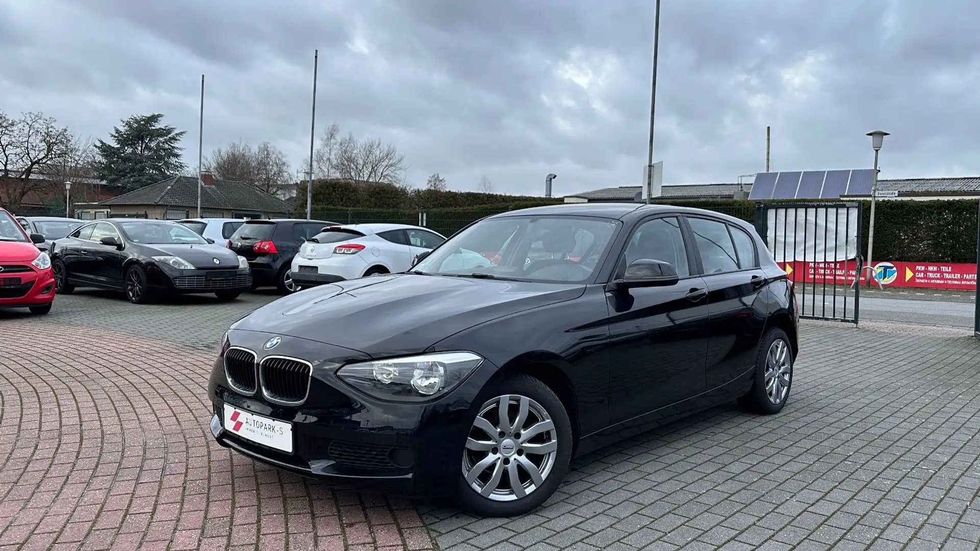 BMW 116 i Lim. | 5-TÜRER | SITZ-HEIZUNG | KLIMA Schwarz - 2