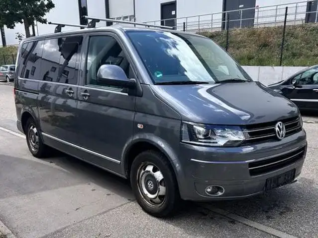 Volkswagen T5 Multivan Transporter T5 TDI (BiTDI) 4MOTION DSG 4MOTION BMT Highline