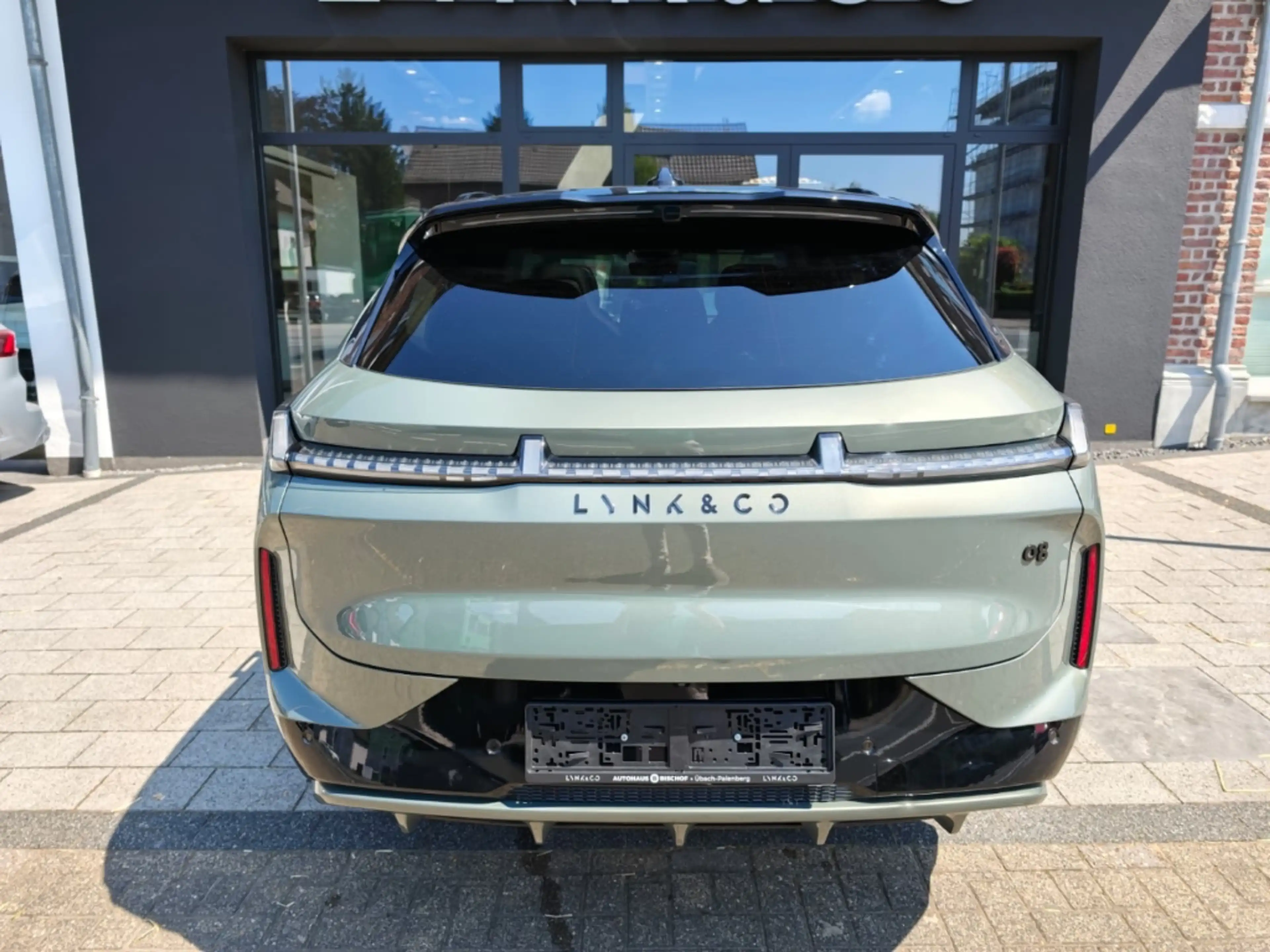 Lynk & Co 08 More 1.5 T PHEV 257 KW El. Panodach Navi Leder Dig — photo 8