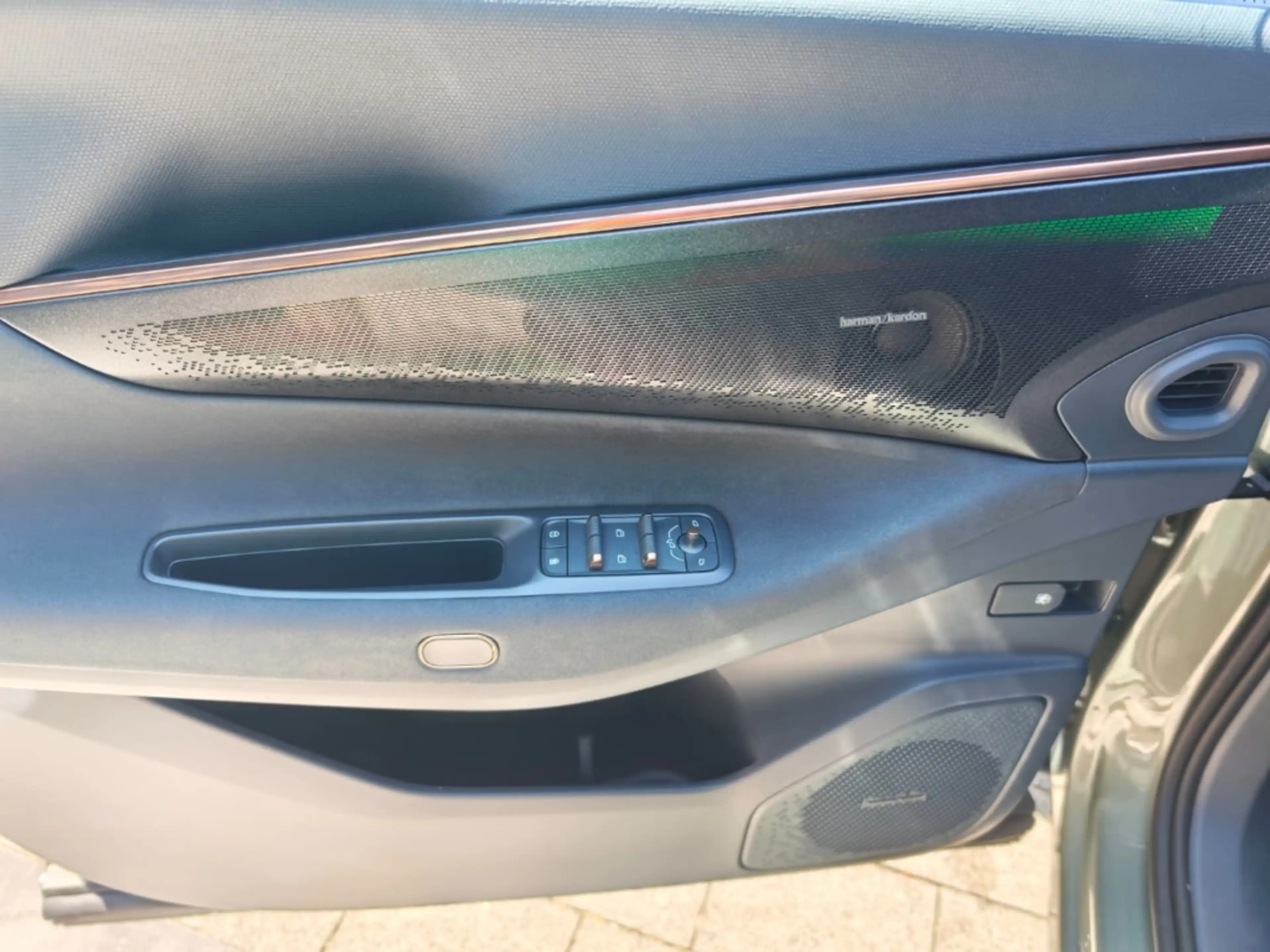 Lynk & Co 08 More 1.5 T PHEV 257 KW El. Panodach Navi Leder Dig — photo 12