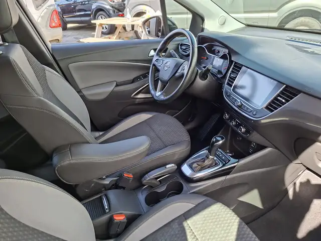 Opel Crossland view 3