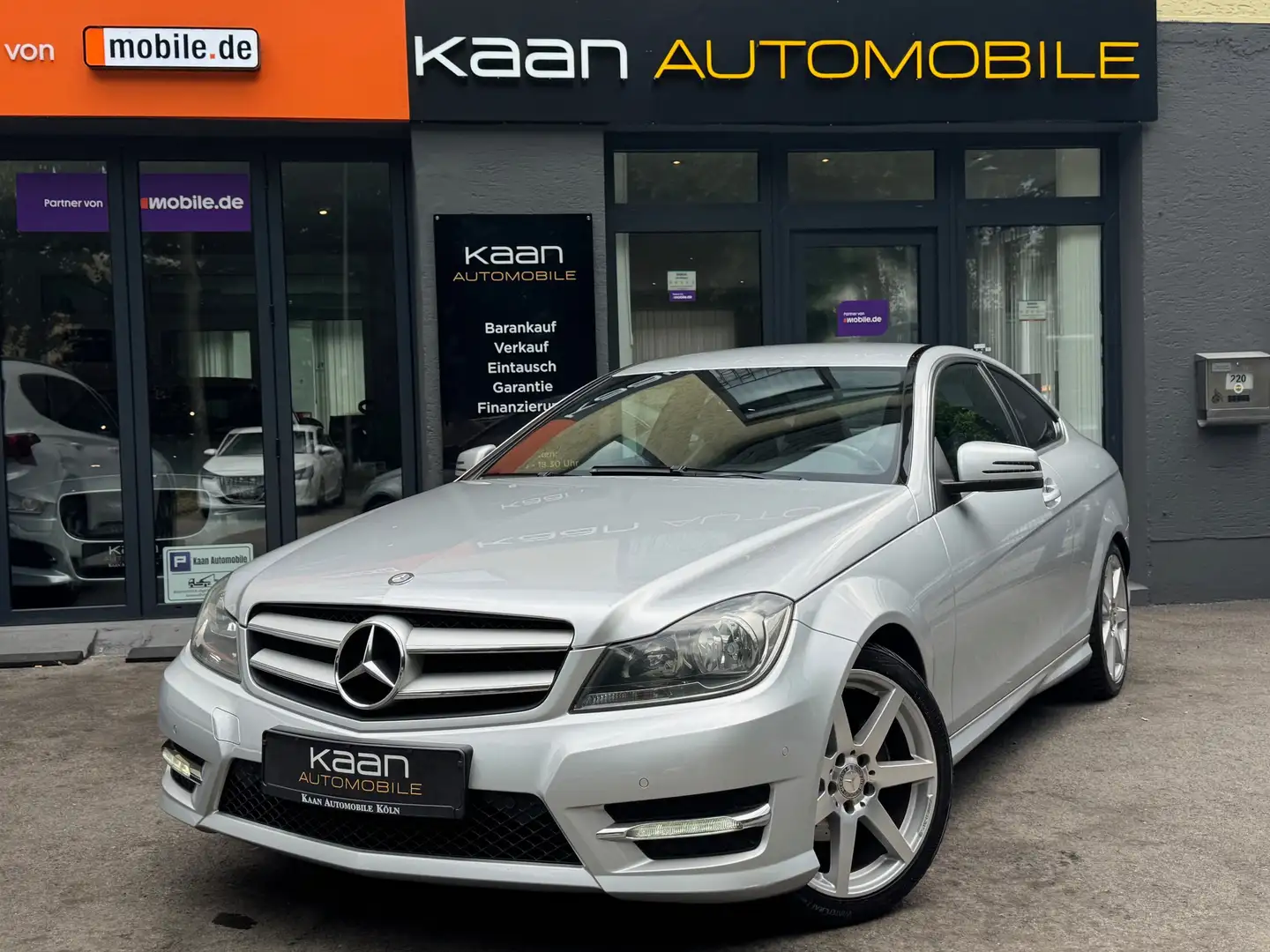 Mercedes-Benz C 250 CGI Coupe AMG Line/ST-HEIZUNG/LEDER/NAVI/SHZ/AHK Argent - 1