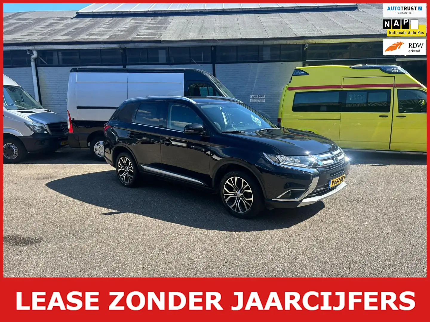 Mitsubishi Outlander MITSUBISHI van euro 6 Zwart - 1