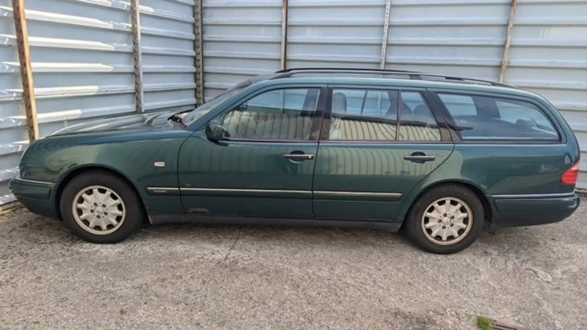 Mercedes-Benz E 200 T *Automatikgetriebe*Alufelgen* Yeşil - 2