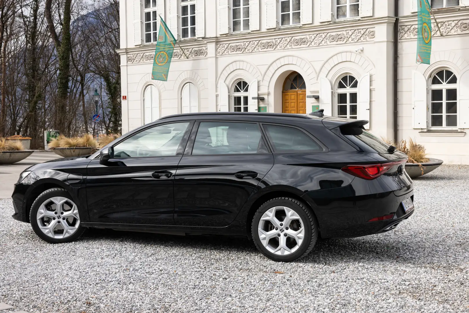 SEAT Leon e-Hybrid Leon ST FR eHybrid 204 DSG Schwarz - 2