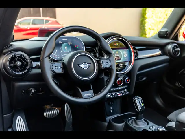 Mini Cooper view 11