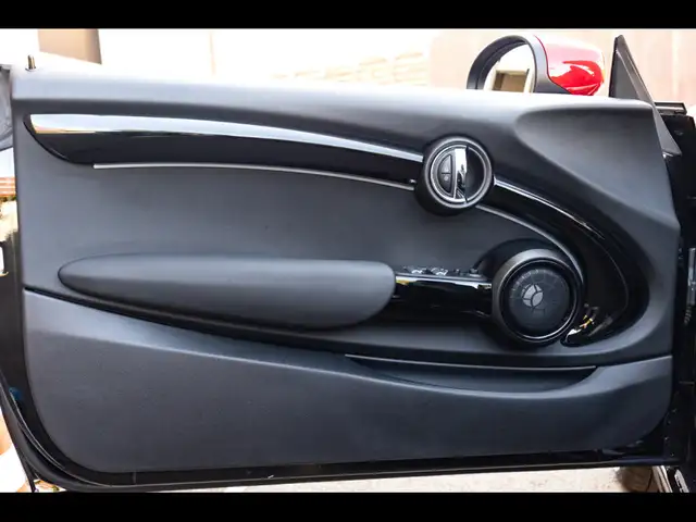 Mini Cooper view 10