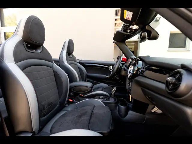 Mini Cooper view 15