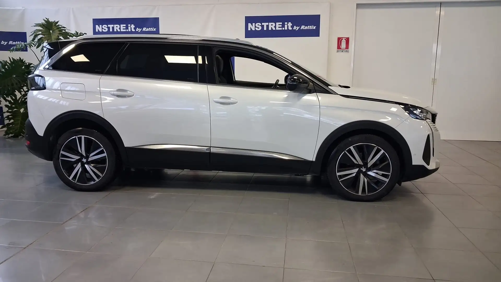 Peugeot 5008 BlueHDi 130 EAT8 S&S - GT PACK +TETTO APRIBILE Bianco - 2