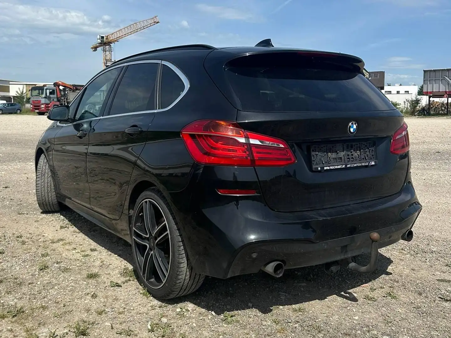 BMW 220 220d xDrive Active Tourer M Sport Aut. Schwarz - 2