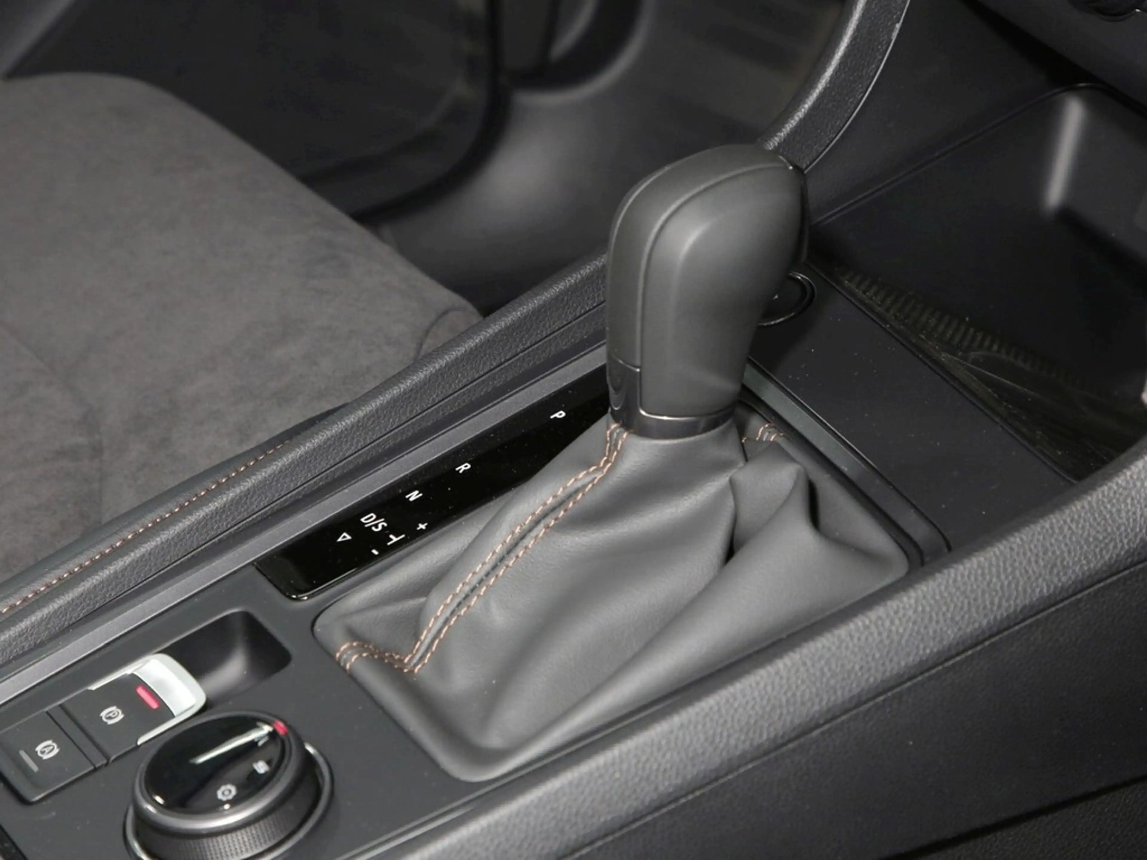 CUPRA Ateca 1.5 TSI Sie sparen 16.770 ATZ — photo 10