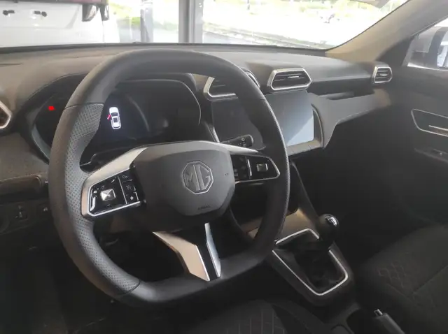 MG ZS view 10