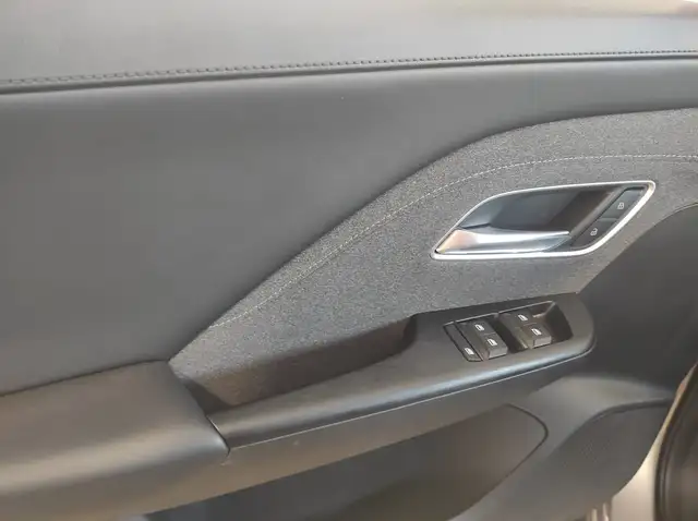 MG ZS view 11