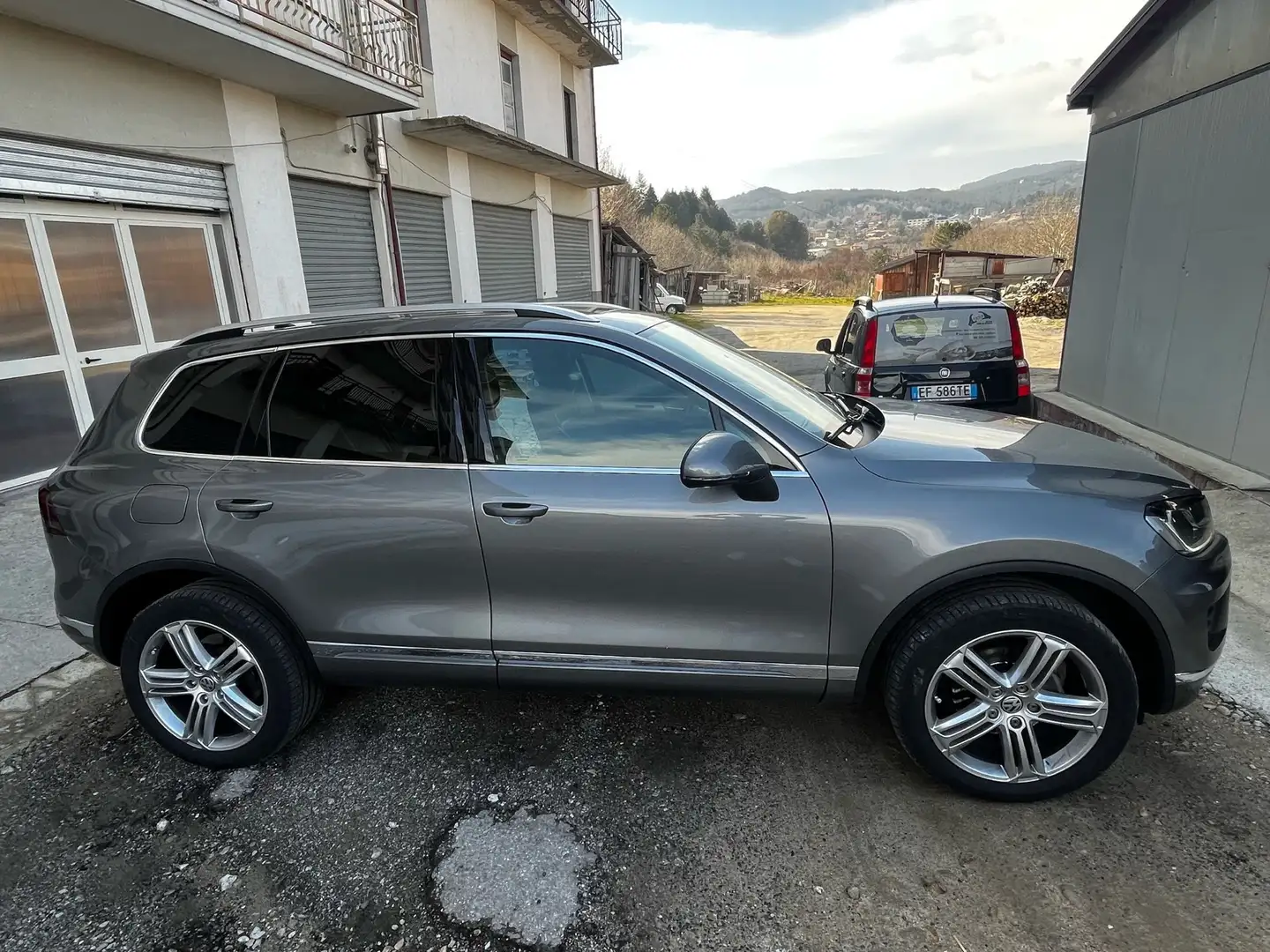 Volkswagen Touareg 3.0 V6 tdi Executive 204cv tiptronic - 2