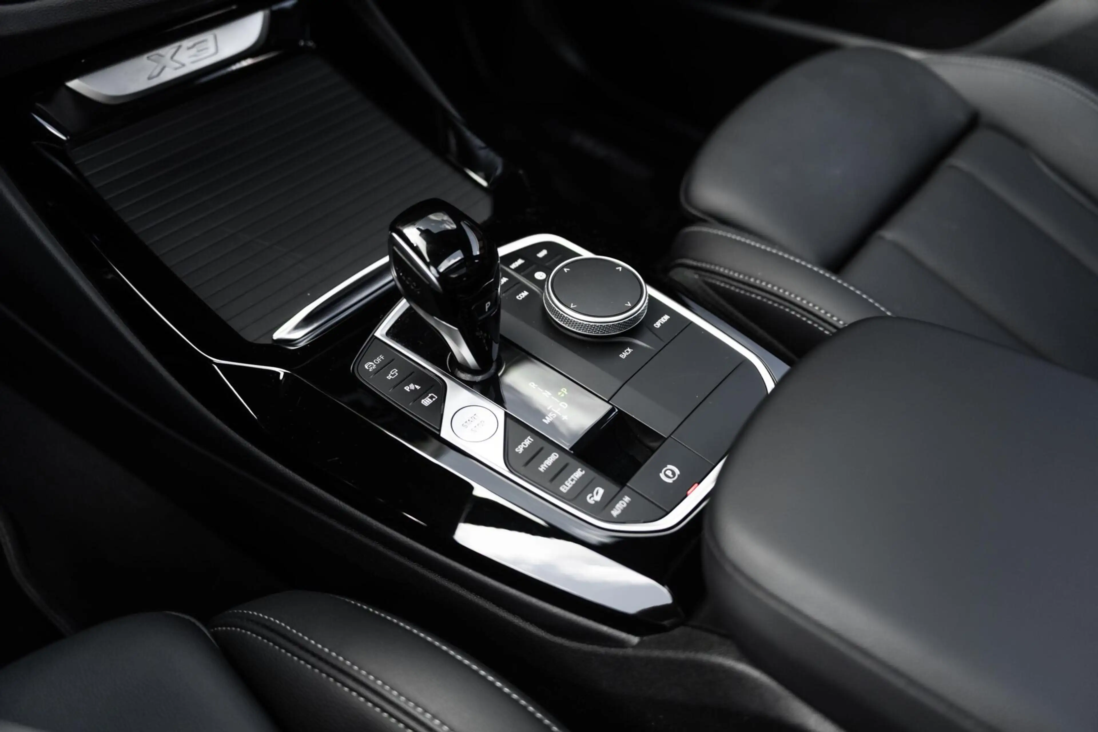 BMW X3 xDrive30e High Ex M Sport H&K HUD Laser Trekhaak 3 — photo 43