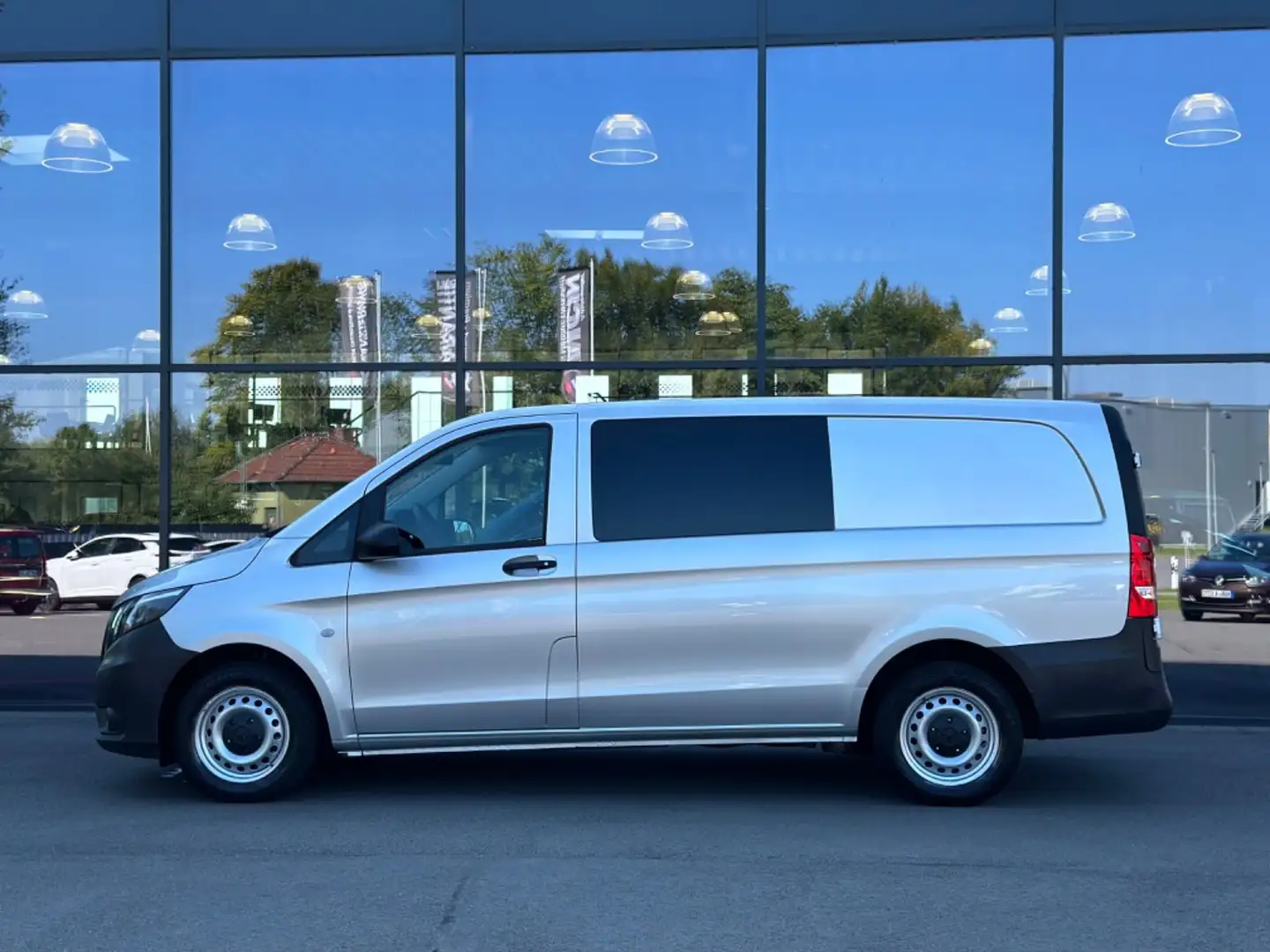 Mercedes-Benz Vito 116 CDI Mixto LANG 1.HA/NAV/6-SITZER Silber - 2