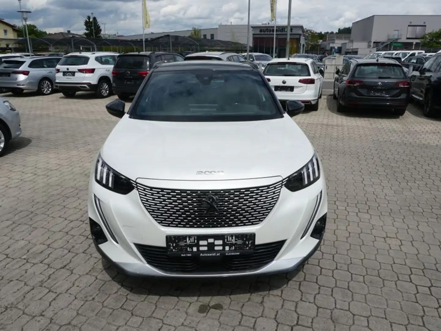 Peugeot e-2008 50kWh GT Pack *TOPAUSSTATTUNG* Weiß - 2