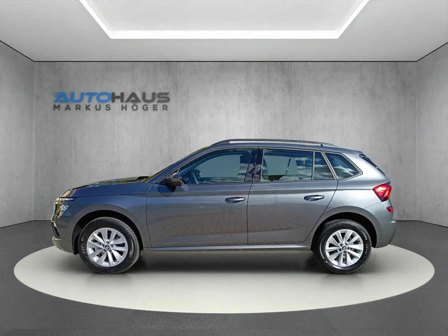 Skoda Kamiq 1.5 16V TSI DSG AHK +variabler Boden+KAMERA+MATRIX Grau - 2