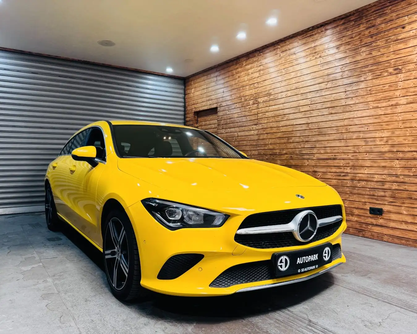 Mercedes-Benz CLA 220 d CLA -Klasse Shooting Brake 4Matic/AHK Amarillo - 1